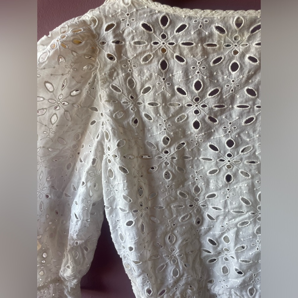 Wilfred Aritzia eyelet white blouse buttons - Picture 3 of 3